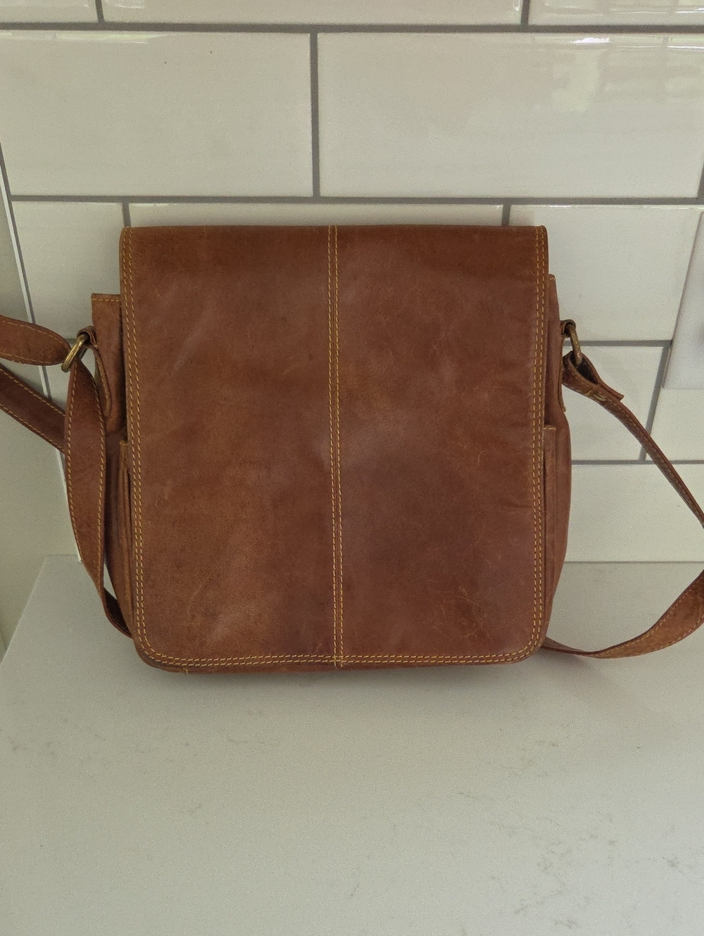 Women's Tan Leather Shoulder Bag - Classic Everyday Crossbody